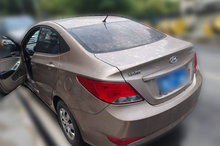 Used Hyundai Verna (older generation) 2014 1.4L Manual Smart GLS Trim Rear Left 45 Deg