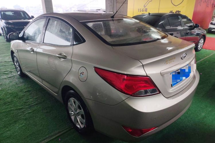 Used Hyundai Verna (older generation) 2014 1.4L Manual Smart GLS Trim Rear Left 45 Deg
