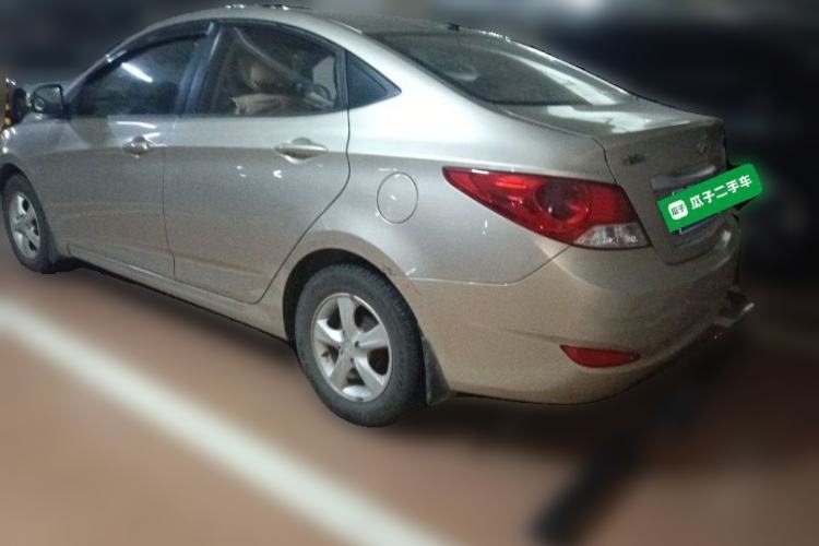 Used Hyundai Verna (older generation) 2014 1.4L Manual Smart GLS Trim Rear Left 45 Deg