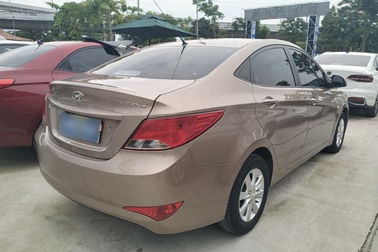 Used Hyundai Verna (older generation) 2014 1.4L Manual Smart GLS Trim Rear Right 45 Deg