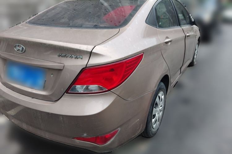 Used Hyundai Verna (older generation) 2014 1.4L Manual Smart GLS Trim Rear Right 45 Deg