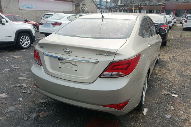 Used Hyundai Verna (older generation) 2014 1.4L Manual Top-Tier Model TOP Rear Right 45 Deg