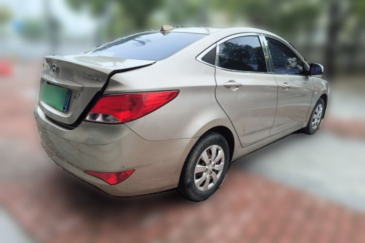 Used Hyundai Verna (older generation) 2014 1.4L Manual Fashion GS Model Rear Right 45 Deg