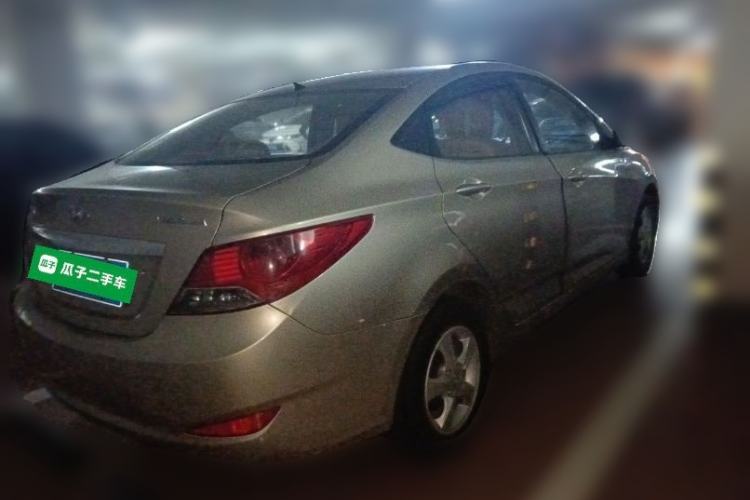 Used Hyundai Verna (older generation) 2014 1.4L Manual Smart GLS Trim Rear Right 45 Deg