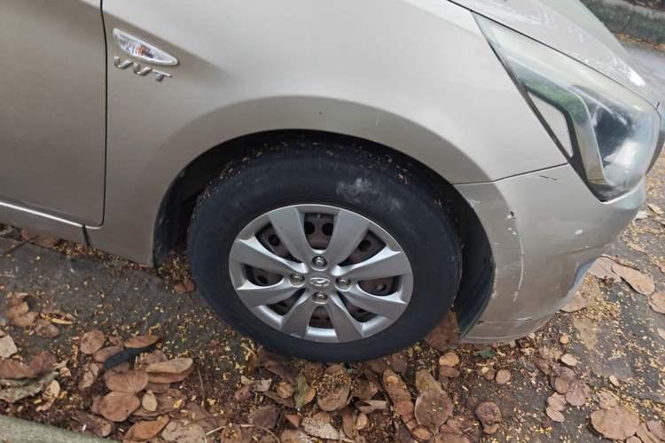 Used Hyundai Verna (older generation) 2014 1.4L Manual Fashion GS Model Right Front Wheel Hub