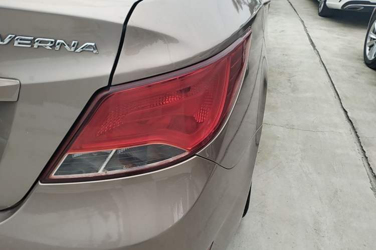 Used Hyundai Verna (older generation) 2014 1.4L Manual Smart GLS Trim Right Rear Taillight