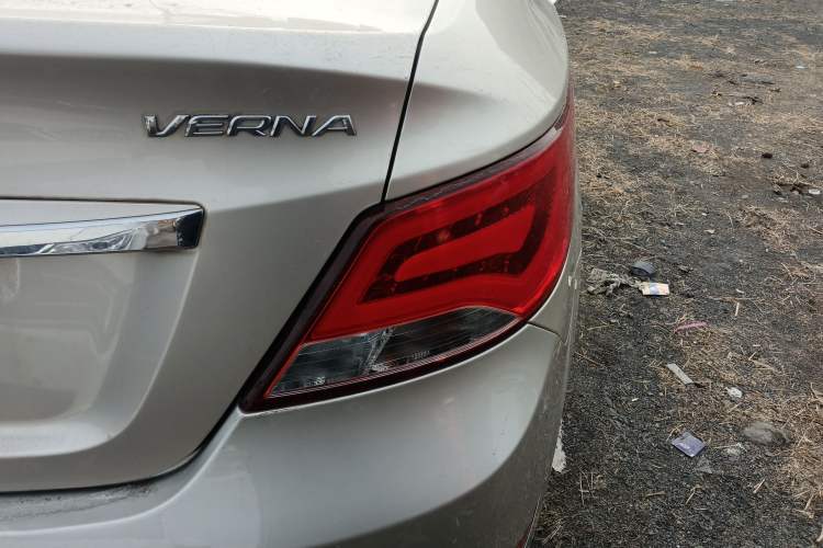 Used Hyundai Verna (older generation) 2014 1.4L Manual Top-Tier Model TOP Right Rear Taillight