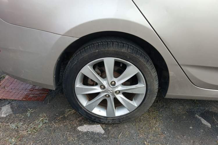 Used Hyundai Verna (older generation) 2014 1.4L Manual Top-Tier Model TOP Right Rear Wheel Hub