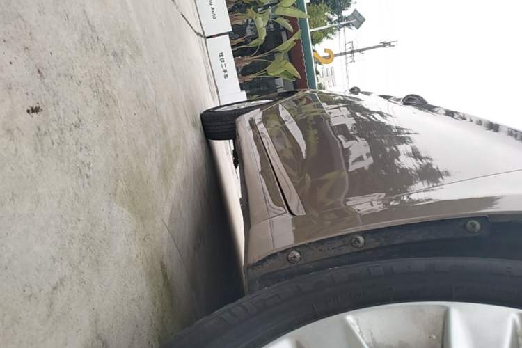 Used Hyundai Verna (older generation) 2014 1.4L Manual Smart GLS Trim Right Side Sill