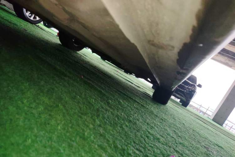 Used Hyundai Verna (older generation) 2014 1.4L Manual Smart GLS Trim Right Side Sill