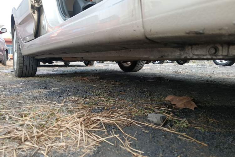 Used Hyundai Verna (older generation) 2014 1.4L Manual Top-Tier Model TOP Right Side Sill