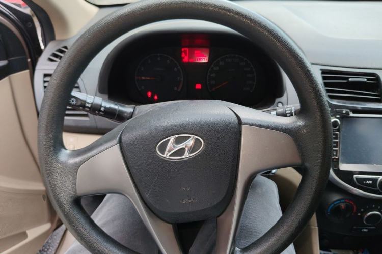 Used Hyundai Verna (older generation) 2014 1.4L Manual Smart GLS Trim Steering Wheel