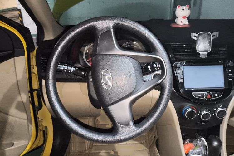 Used Hyundai Verna (older generation) 2014 1.4L Automatic Smart GLS Steering Wheel