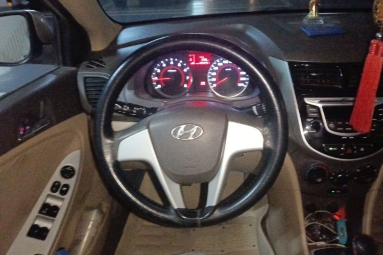 Used Hyundai Verna (older generation) 2014 1.4L Manual Smart GLS Trim Steering Wheel