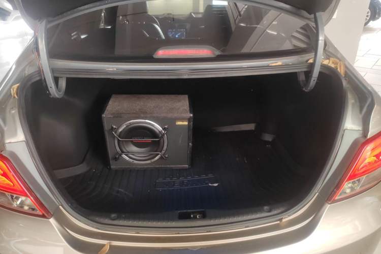 Used Hyundai Verna (older generation) 2014 1.4L Automatic Smart GLS Trunk