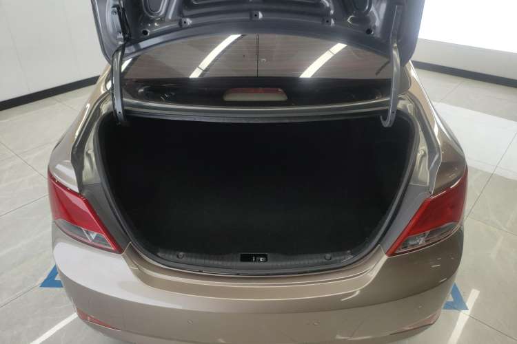 Used Hyundai Verna (older generation) 2014 1.4L Manual Smart GLS Trim Trunk