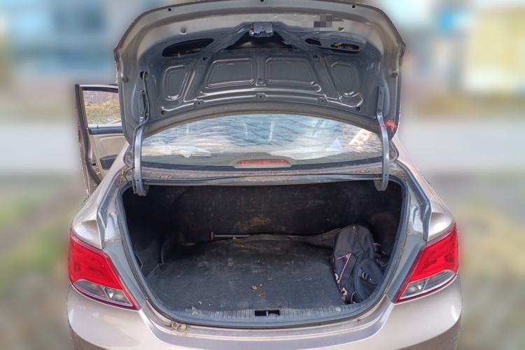 Used Hyundai Verna (older generation) 2014 1.4L Manual Fashion GS Model Trunk