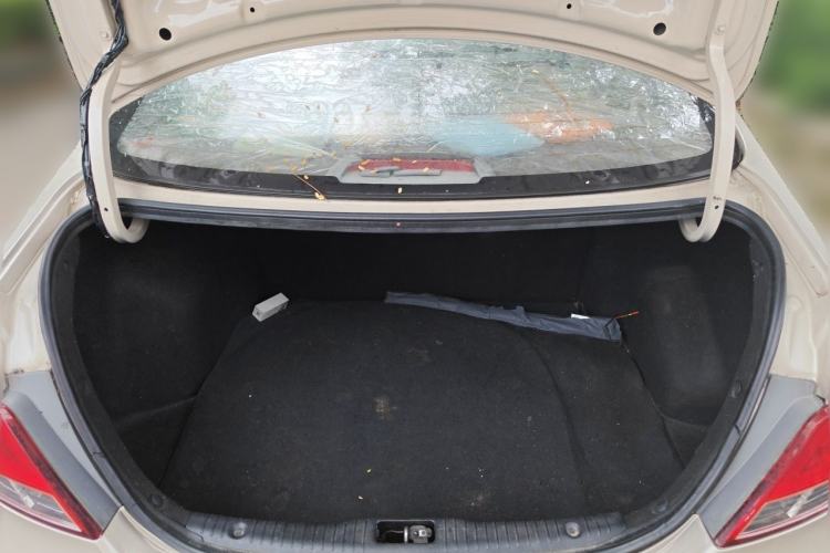 Used Hyundai Verna (older generation) 2014 1.4L Manual Fashion GS Model Trunk