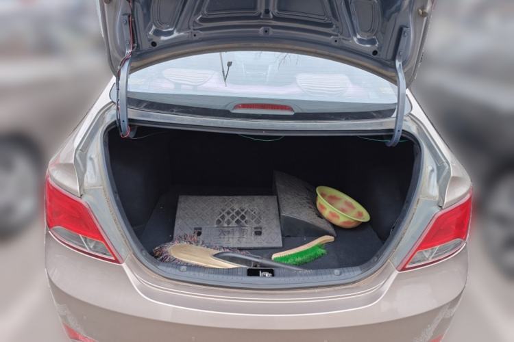Used Hyundai Verna (older generation) 2014 1.4L Automatic Smart GLS Trunk