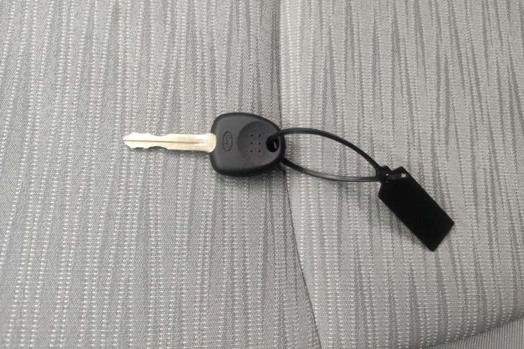 Used Hyundai Verna (older generation) 2014 1.4L Manual Smart GLS Trim Vehicle Key