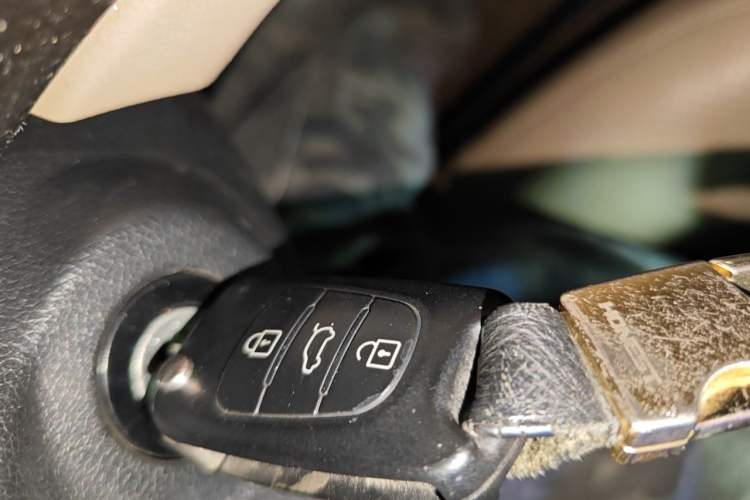 Used Hyundai Verna (older generation) 2014 1.4L Automatic Smart GLS Vehicle Key