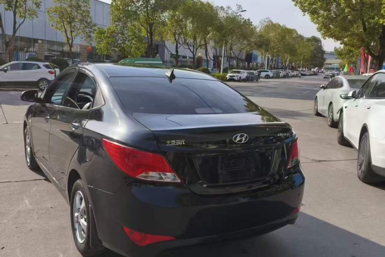Used Hyundai Verna (older generation) 2016 1.4L Automatic Smart GLS Exterior 3