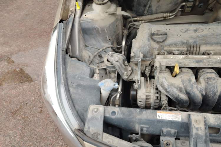 Used Hyundai Verna (older generation) 2016 1.4L Automatic Smart GLS Engine Bay Right