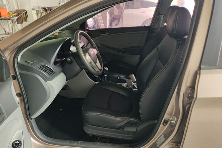 Used Hyundai Verna (older generation) 2016 1.4L Manual Smart GLS Trim Left Front Seat