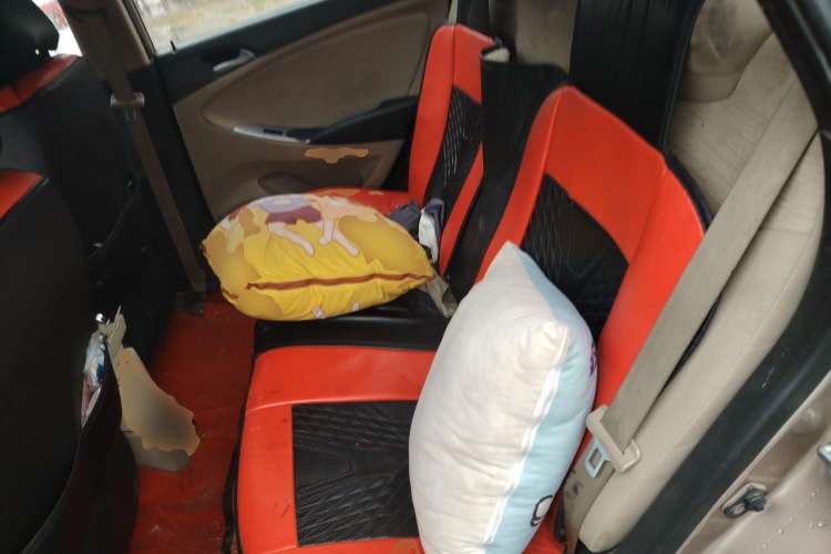 Used Hyundai Verna (older generation) 2016 1.4L Automatic Smart GLS Left Rear Seat
