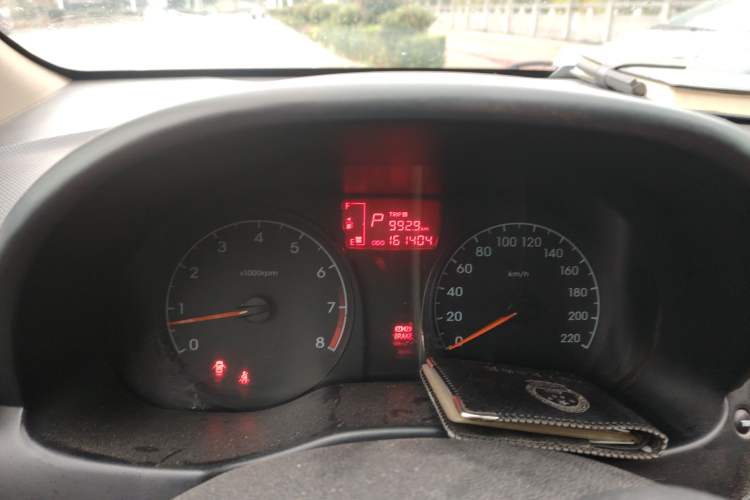 Used Hyundai Verna (older generation) 2016 1.4L Automatic Smart GLS Odometer Close Up