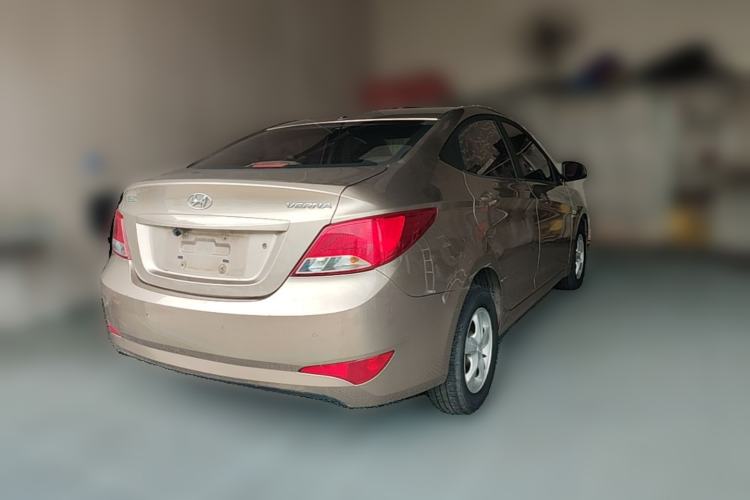 Used Hyundai Verna (older generation) 2016 1.4L Manual Smart GLS Trim Rear Right 45 Deg