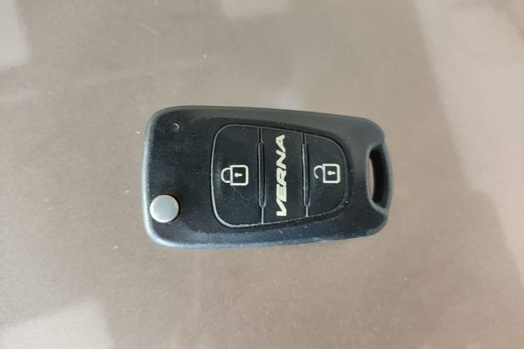 Used Hyundai Verna (older generation) 2016 1.4L Manual Smart GLS Trim Vehicle Key