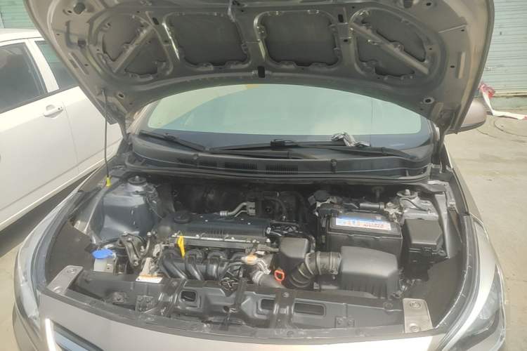Used Hyundai Verna (older generation) 2016 1.4L Automatic Smart GLS Engine Bay