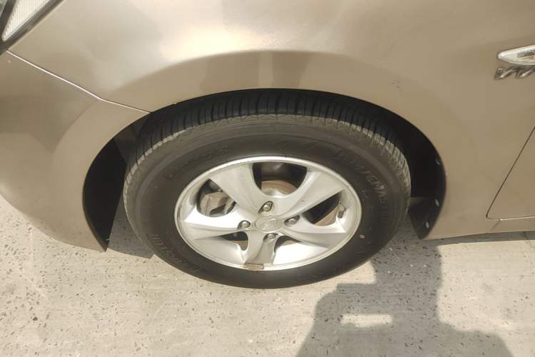 Used Hyundai Verna (older generation) 2016 1.4L Automatic Smart GLS Left Front Wheel Hub
