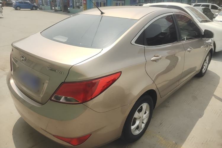 Used Hyundai Verna (older generation) 2016 1.4L Automatic Smart GLS Rear Right 45 Deg