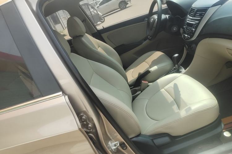 Used Hyundai Verna (older generation) 2016 1.4L Automatic Smart GLS Right Front Seat