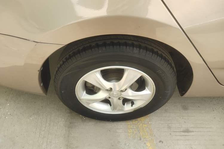 Used Hyundai Verna (older generation) 2016 1.4L Automatic Smart GLS Right Rear Wheel Hub