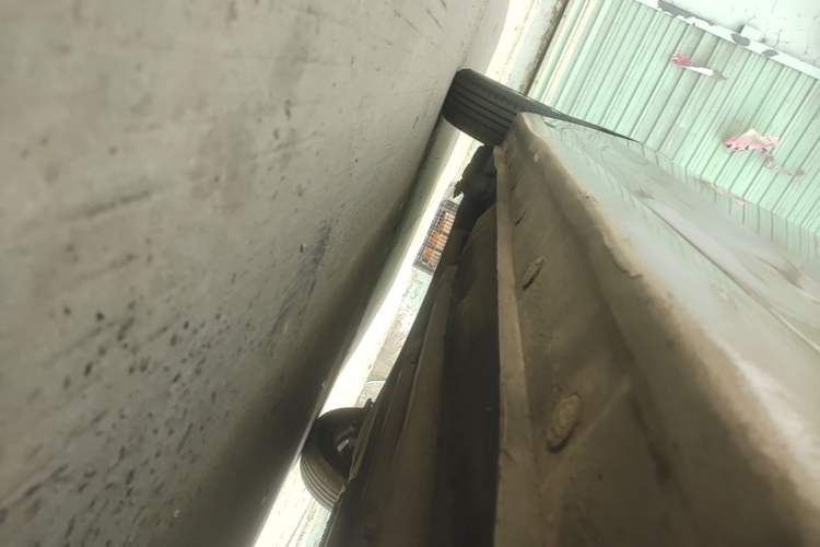 Used Hyundai Verna (older generation) 2016 1.4L Automatic Smart GLS Right Side Sill