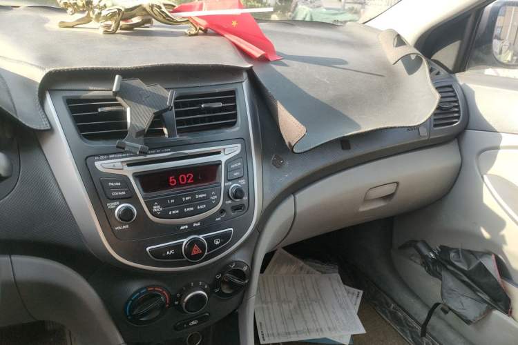 Used Hyundai Verna (older generation) 2016 1.4L Manual Smart GLS Trim Audio And AC Panel