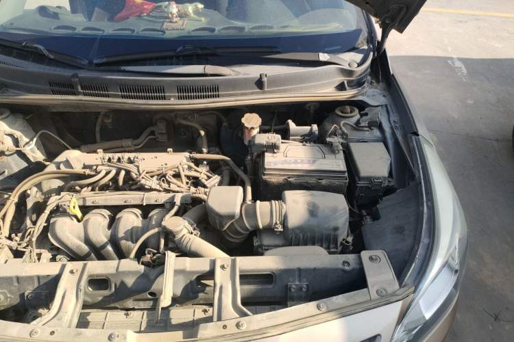 Used Hyundai Verna (older generation) 2016 1.4L Manual Smart GLS Trim Engine Bay Left