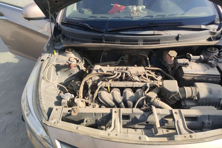 Used Hyundai Verna (older generation) 2016 1.4L Manual Smart GLS Trim Engine Bay Right