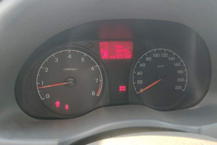Used Hyundai Verna (older generation) 2016 1.4L Manual Smart GLS Trim Odometer Close Up