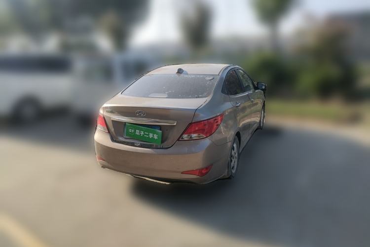 Used Hyundai Verna (older generation) 2016 1.4L Manual Smart GLS Trim Rear Right 45 Deg