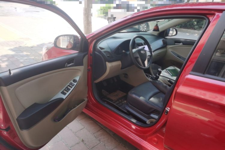 Used Hyundai Verna (older generation) 2016 1.4L Manual Smart GLS Trim Driver Seat