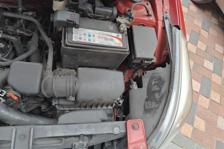 Used Hyundai Verna (older generation) 2016 1.4L Automatic Fashionable GS Model Engine Bay Left