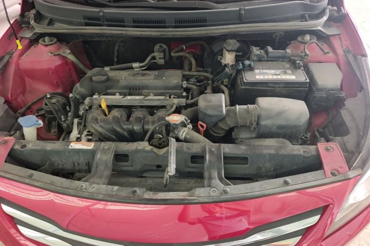 Used Hyundai Verna (older generation) 2016 1.4L Automatic Leading-Edge GLX Engine Bay