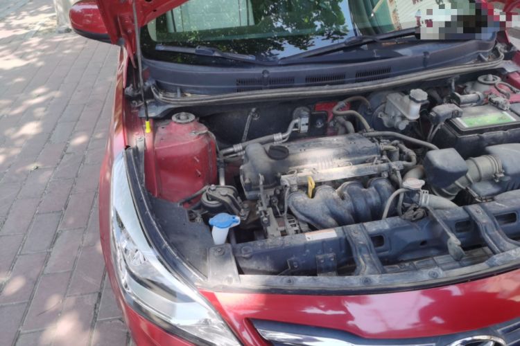 Used Hyundai Verna (older generation) 2016 1.4L Manual Smart GLS Trim Engine Bay Right