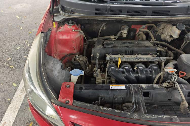 Used Hyundai Verna (older generation) 2016 1.4L Automatic Smart GLS Engine Bay Right