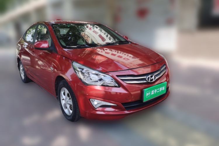 Used Hyundai Verna (older generation) 2016 1.4L Manual Smart GLS Trim Front Right 45 Deg