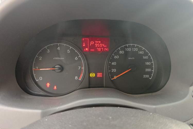 Used Hyundai Verna (older generation) 2016 1.4L Automatic Smart GLS Instrument Cluster
